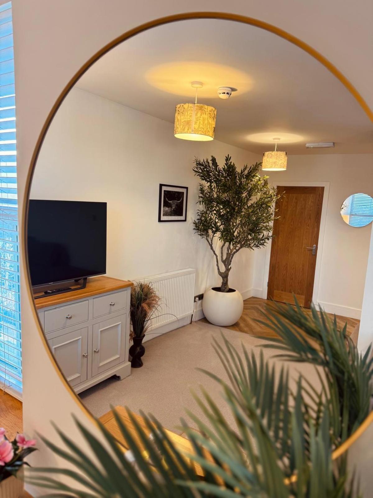 Lola'S Loft With Lake Views - Central Bowness - Pet Friendly Eksteriør billede