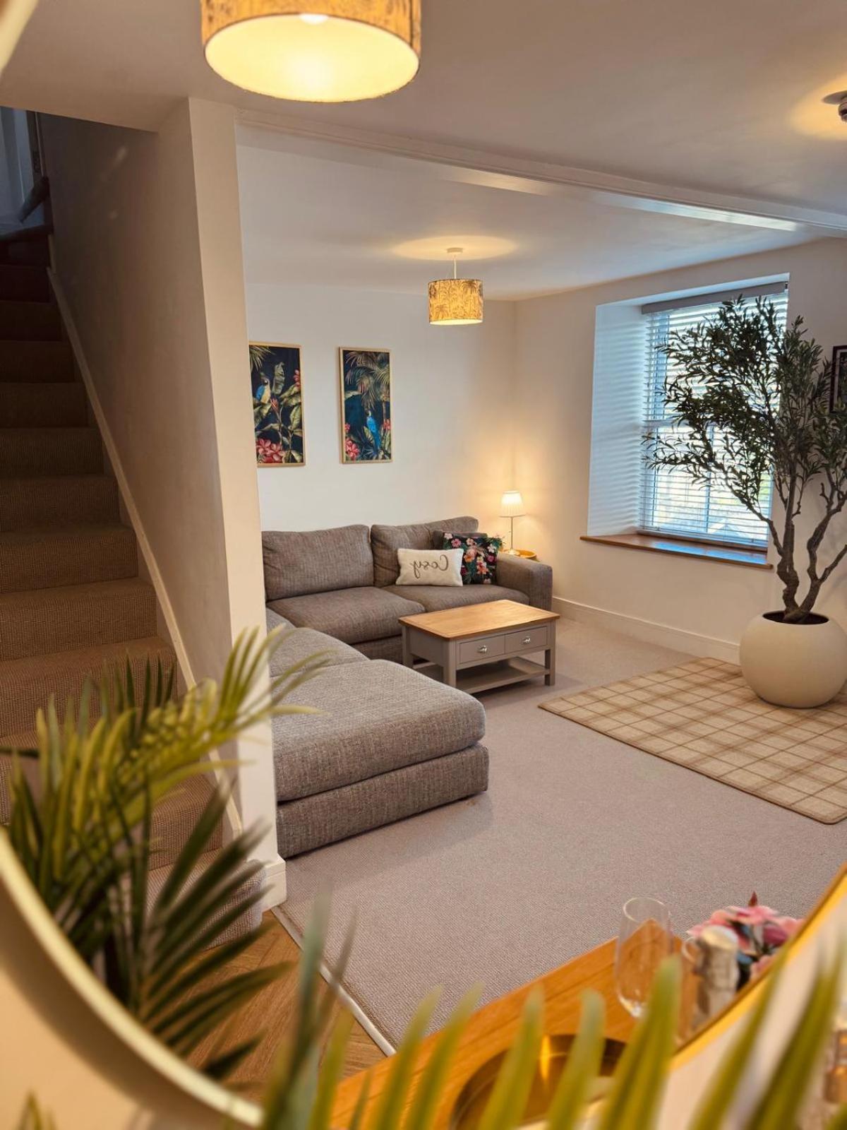 Lola'S Loft With Lake Views - Central Bowness - Pet Friendly Eksteriør billede